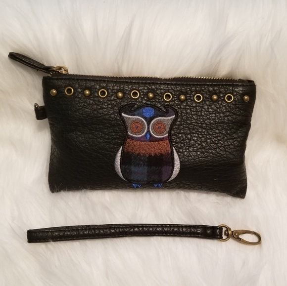 Mudd Handbags - 🍁Wristlet Owl🍁